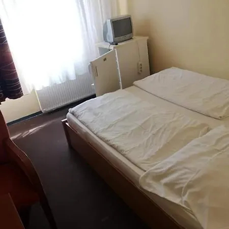 Bed & Breakfast Fenyves Panzio